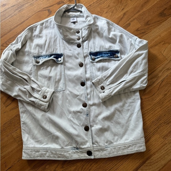 Cabi oversized jean jacket. Bleach washed denim jacket size small ‘Drew’ Style - Picture 9 of 16